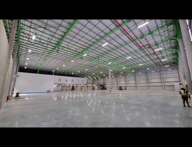 3,095M² WAREHOUSE TO LET IN GLEN MARAIS